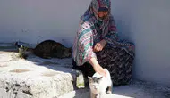 Bayburtlu Hatice teyze 10 yıllık dostuna veda etti
