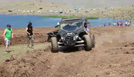 Ağrı Balık Gölü şenliklerle sezonun en hareketli günlerini yaşadı