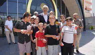 Kahta Belediye Başkanı Hallaç çocuklarla dondurma keyfi yaptı