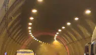 Bolu Dağı Tüneli trafiğini yakan araç yangını