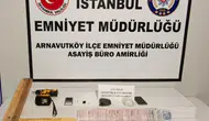 Arnavutköy'deki evde matkapla açılan kalaslardan uyuşturucu çıktı