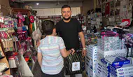 Sivrihisar esnafından öğrencilere okul çantası desteği