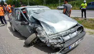 Kastamonu yolunda otomobil ve kamyonet çarpıştı