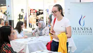 MCBÜ aday öğrencilerle alışveriş merkezinde bir araya geldi