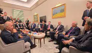 Numan Kurtulmuş meclis kulislerinde sürpriz bir tur attı