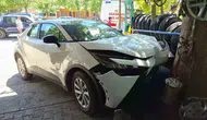 Adıyaman'da kontrolden çıkan otomobil hem yayaya çarptı hem ağaca girdi