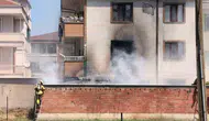 İnegöl'de depo yangını apartmanı sardı