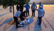 Motosiklet kazasında yaralanan gence doktor duvarı aşıp ilk müdahaleyi yaptı