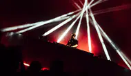 Tiësto İstanbul’u elektronik müzikle salladı