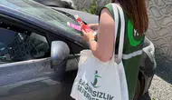Kars’ta park halindeki araçlara bağımlılıkla mücadele broşürü bırakıldı