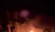 Adrasan açıklarında demirli tur teknesi alevlere teslim oldu