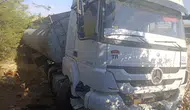 Gaziantep yolunda gelin konvoyuna çarpmamak için manevra yapan tanker devrildi