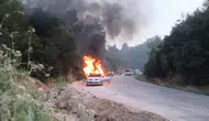 Turgutlu’da seyir halindeki araç bir anda alev aldı
