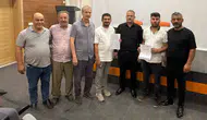 Kula Belediyesi’nde kriz Komisyon üyeleri kapı kilitli kalınca toplantıyı dışarıda yaptı