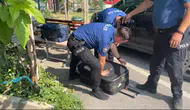 Bursa Valiliği önündeki valizler polisi alarma geçirdi