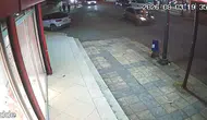 Batman'da bisikletliyle otomobilin çarpıştığı kaza kameraya yansıdı
