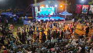 Başiskele sahili Türkiye'nin dört bir yanından gelen lezzetlerle şenlendi