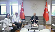 Bakan Uraloğlu okul saldırısında hayatını kaybeden çocuğun ailesiyle buluştu