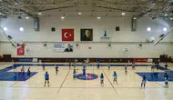İzmirli çocuklar voleybol sahalarına akın ediyor