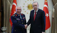 Erdoğan emekliye ayrılan Hava Kuvvetleri Komutanı ile görüştü