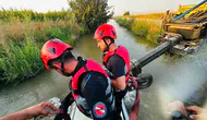 Silvan'da su kanalına düşen sürücüyü ekipler son anda kurtardı