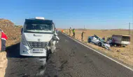 Siverek yolunda iki araç çarpıştı 3 yaralı var