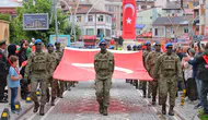 Bayburt meydanında 30 Ağustos gururu: Barlar ekibi izleyenleri büyüledi