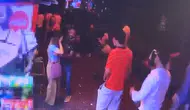 Beyoğlu’nda el çabukluğuyla telefon çalan yankesici yakayı ele verdi
