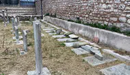 Fatih’te tarihi mezar taşlarına saldırı