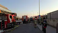 Tuzla’da korkutan yangın Depo ve tekneler alevlere teslim oldu