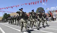 Bitlis 110 yıllık bağımsızlık gururunu meydanlarda taçlandırdı