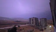 Gaziantep'te gökyüzü aydınlandı Şimşek fırtınası şehri etkisi altına aldı