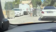 Çanakkale’de rüzgar çöp konteynerlerini yola savurdu