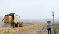 Erzurumlu çiftçinin hasat derdine belediyeden modern çözüm