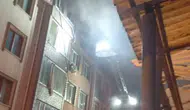 Küçükçekmece'de gece yarısı yangını 1 yaralı