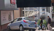 Navigasyonun kurbanı oldu merdivenlerde asılı kaldı