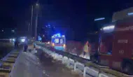 Düzce'de otomobil bariyerlere çarptı