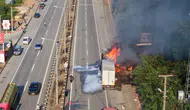 Giresun'da seyir halindeki TIR alevlere teslim oldu