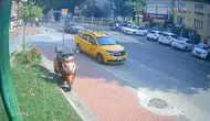 Tophane’de seyir halindeki araç alevlere teslim oldu