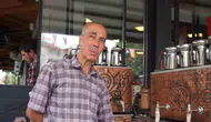 Gölhisar'da 50 yıllık çay ustası Hakkı Etçi'nin enerjisi gençlere taş çıkartıyor