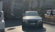 TIR şoförü tartıştığı otomobile çarpıp kaçtı, o anlar kamerada