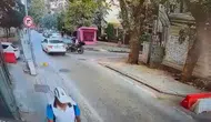 Motosiklet otomobile çarptı, iki yaralı kamerada