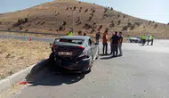 Malatya yolunda iki otomobil çarpıştı
