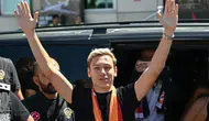 Galatasaray'dan dev hamle: Aleksey Batrakov dönemi resmen başladı