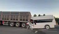 Malatya’da tarım işçilerini taşıyan minibüs TIR’a çarptı