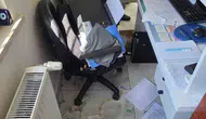 Sağlık ocağında 8 dakika bekledi, masayı dağıtıp görevliye saldırdı