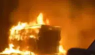 Kuzey Marmara Otoyolu üzerinde saman taşıyan TIR yola saçılan alevlerle kaplandı
