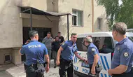 Erzurum’da korku dolu anlar İki çocuğuyla balkona çıktı
