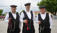 Samsun sokaklarında nostalji rüzgarı estiren Çarşamba Beyleri