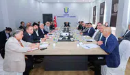 Mehmet Şimşek Mardin sanayicisiyle ekonomi masasına oturdu